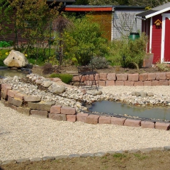 Sandstein-Trockenmauer als Rampe